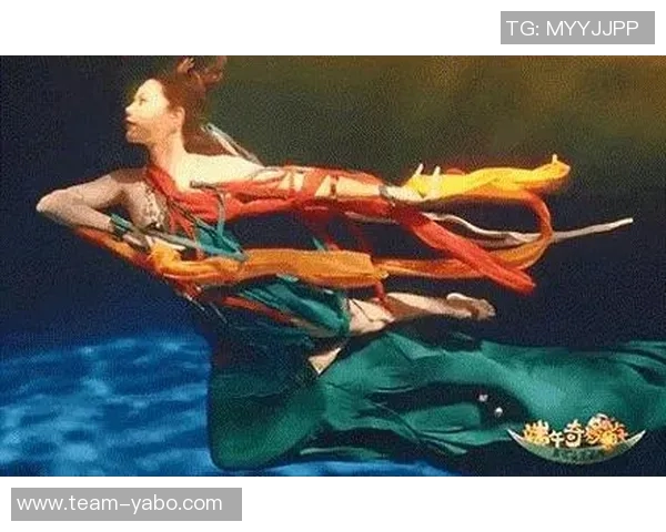 华子本季表现惊艳场均294分创生涯新高三项数据均超越个人最佳